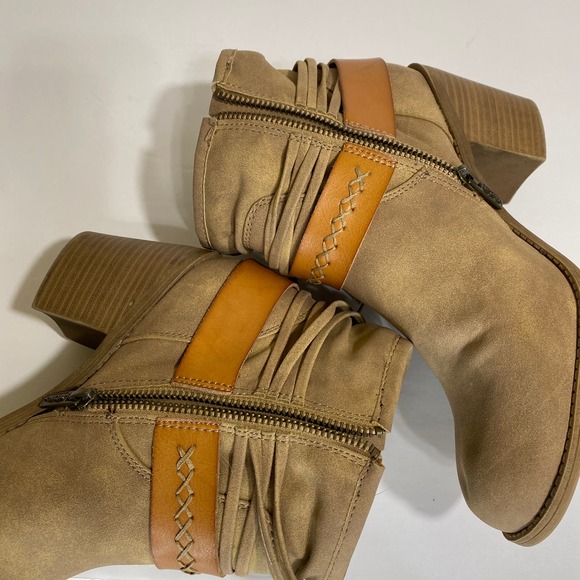 Roxy Dallas Heeled Ankle Boot in Sand/ Tan Size 8.5 - Picture 10 of 15